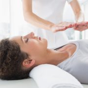 Beneficiile terapiei Reiki pentru echilibrul mental