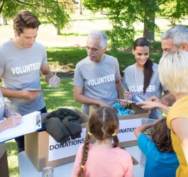 Voluntariat seniori: Contribuții comunitare valoroase