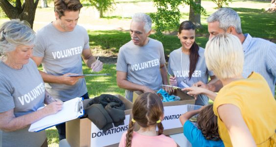 Voluntariat seniori: Contribuții comunitare valoroase Voluntariat seniori: Contribuții comunitare valoroase