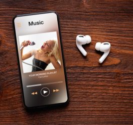 Cele mai descărcate albume de pe Apple Music
