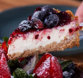 Rețeta de cheesecake cu fructe de pădure