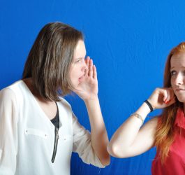 Rolul limbajului non-verbal în îmbunătățirea comunicării