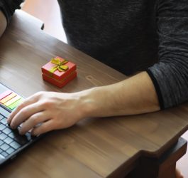 Rolul autenticității în interacțiunile online