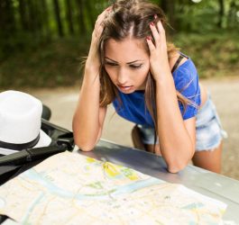 Trucuri pentru a evita capcanele turistice în locurile populare