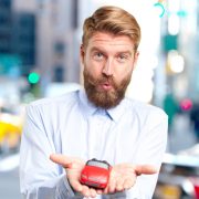 Ce înseamnă Auto Hold? Cum funcționează această funcție auto