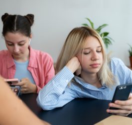 Ce înseamnă bullying? Cum recunoști agresiunea psihologică