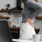 Cum să previi durerile de spate prin exerciții corecte