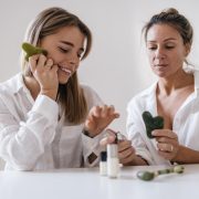 Cele mai importante ingrediente de evitat în cosmetice