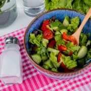 Idei de salate consistente care chiar țin de foame Idei de salate consistente care chiar țin de foame