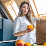 Ce produse ajută la retușuri rapide pe parcursul zilei Ce produse ajută la retușuri rapide pe parcursul zilei